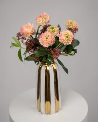 Vase arrangement Merriment Marvel delivery in Dubai