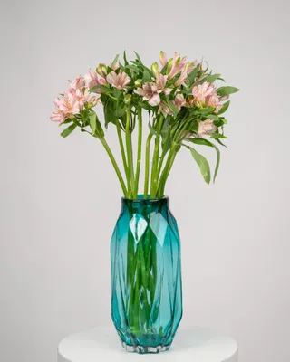 Vase arrangement Gentle Breeze delivery in Dubai