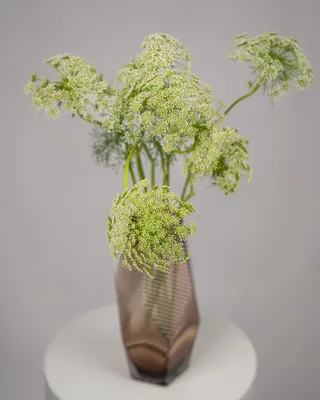 Monobouquet vase arrangement Artistic Flair