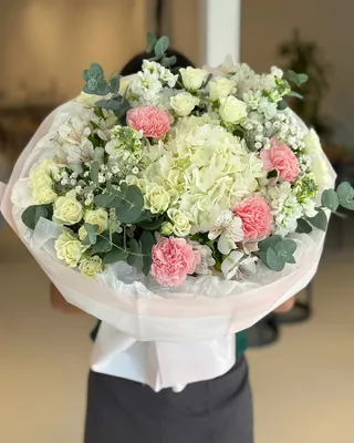 Mixed bouquet Champagne Charm delivery in Dubai