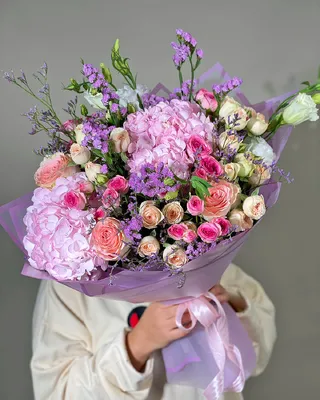 Mixed bouquet Velvet Glow delivery in Dubai