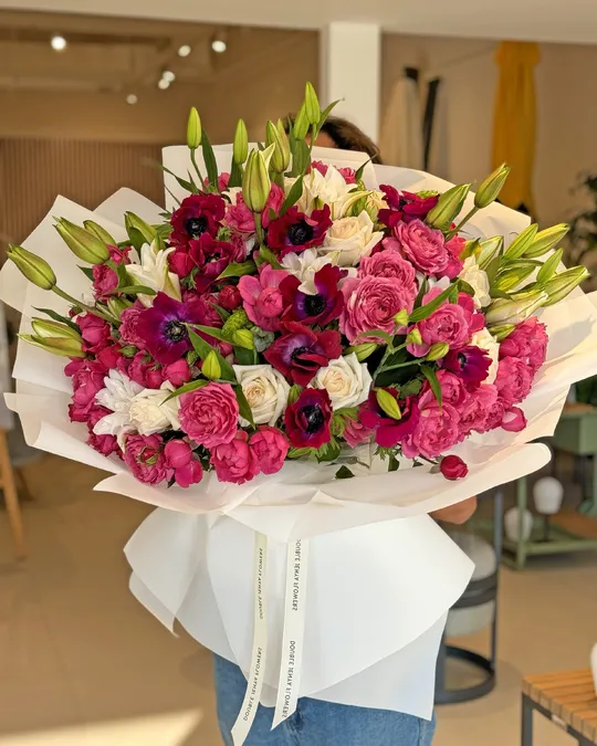 Mixed bouquet with lilies Berry Sangria