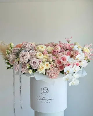 Box arrangement Divine Symphony delivery in Dubai