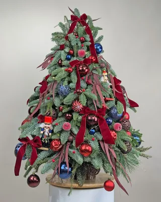 Christmas tree Evergreen Charm delivery in Dubai