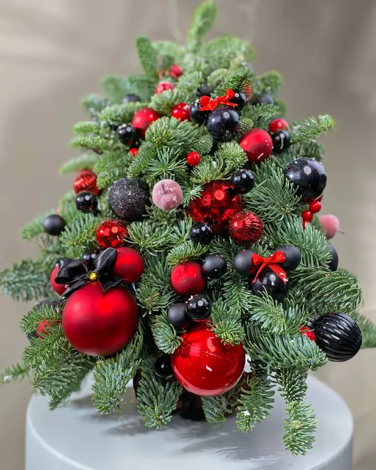 Christmas tree Crimson Luxe