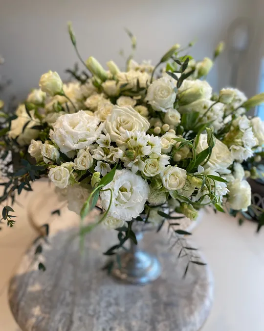 Vase arrangement Ethereal Bliss