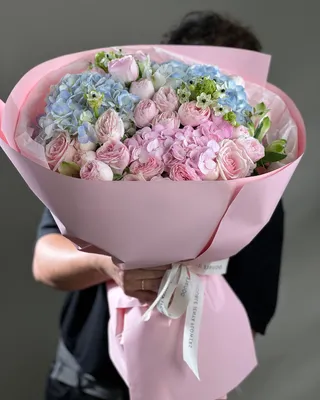 Signature bouquet Bubble Blooms delivery in Dubai