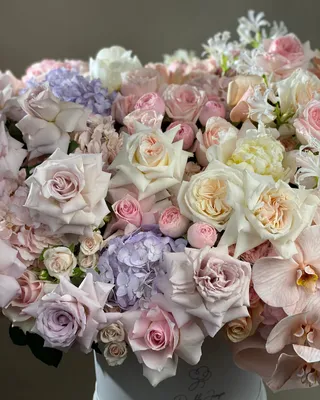 Flower box arrangement Opulent Delight delivery in Dubai