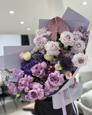 باقة زهور مختلطة مع أنثوريوم بتالوكس التسليم في دبي