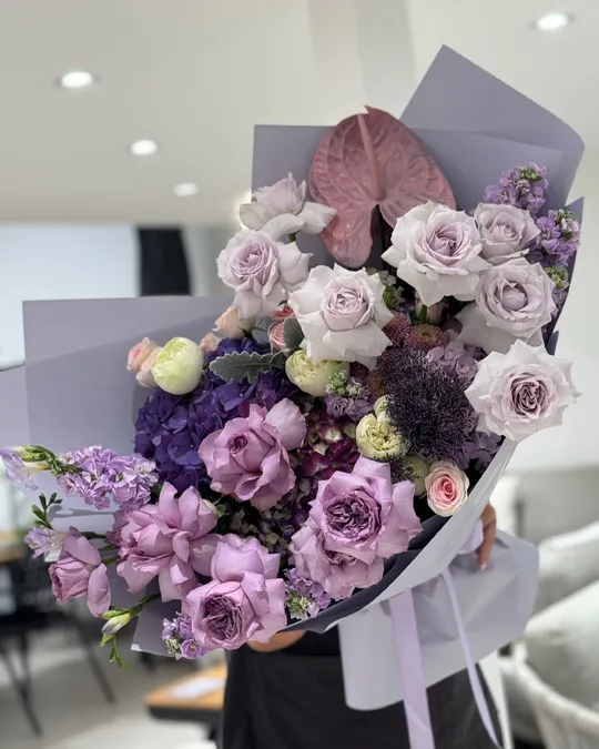 Mixed flower bouquet with anthuriums Petaluxe