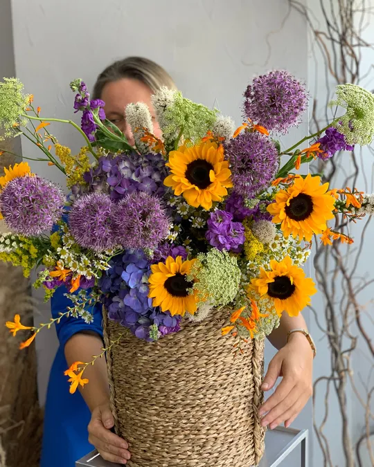 Basket arrangement Meadowlark