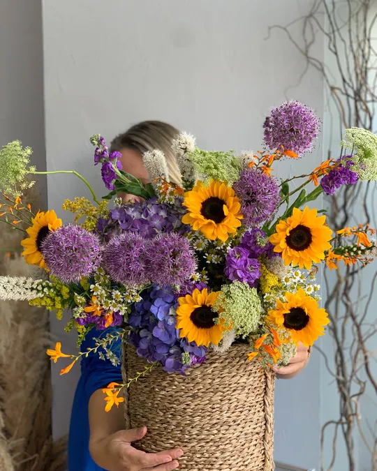 Basket arrangement Meadowlark