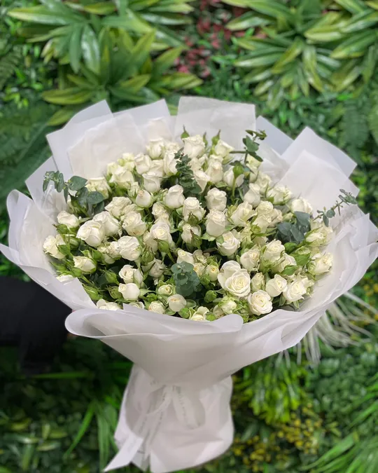 Монобукет из белых роз Tranquility