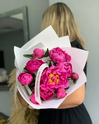 Peony monobouquet Sprig