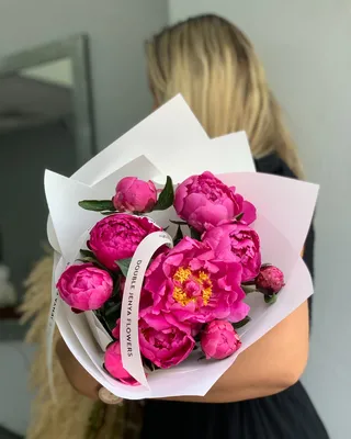 Peony monobouquet Sprig