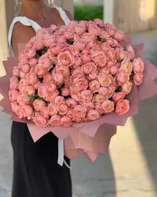 Monobouquet of spray roses Julietta Glowbloom delivery in Dubai