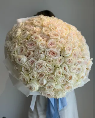 Monobouquet of fragrant white O'hara roses Glimmer