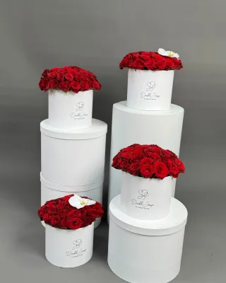 Gift set of red roses boxes Soulmate