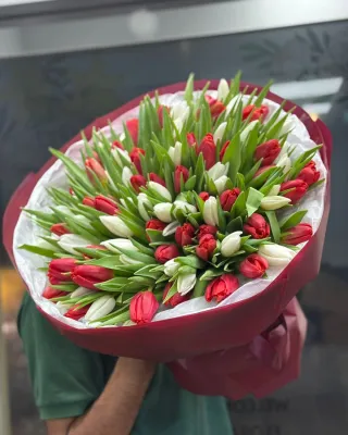 Monobouquet of tulips Spring Flame delivery in Dubai