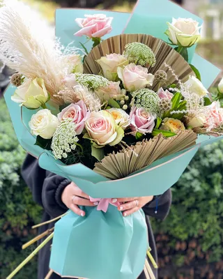Signature bouquet Creative minds delivery in Dubai