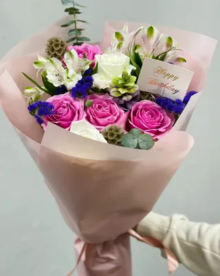 Signature bouquet With pink delivery in Dubai