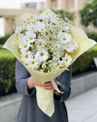 Signature bouquet How sweet delivery in Dubai