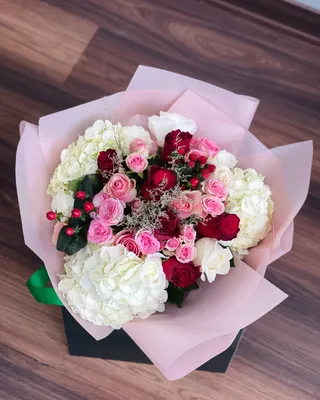 Signature bouquet Enjoy the moment delivery in Dubai