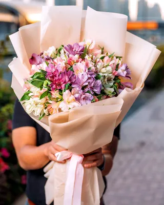 Monobouquets Alstro mix delivery in Dubai