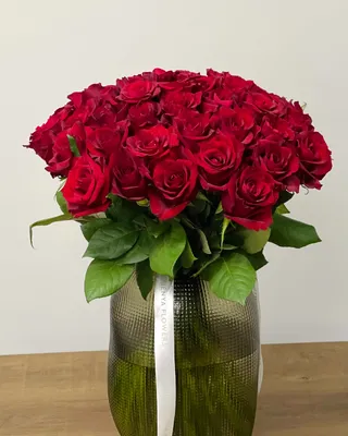 35 red roses in a vase delivery in Dubai