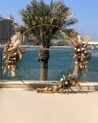 Dried and Fresh Flowers arch decoration delivery in Dubai