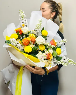 Signature bouquet Sun-kissed delivery in Dubai