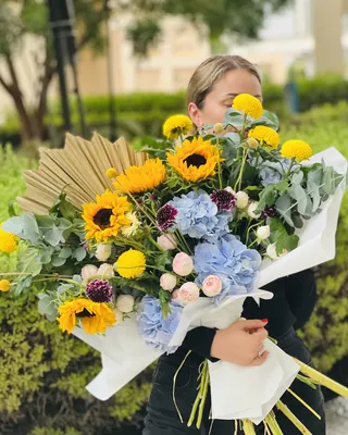 Signature bouquet Immense joy delivery in Dubai