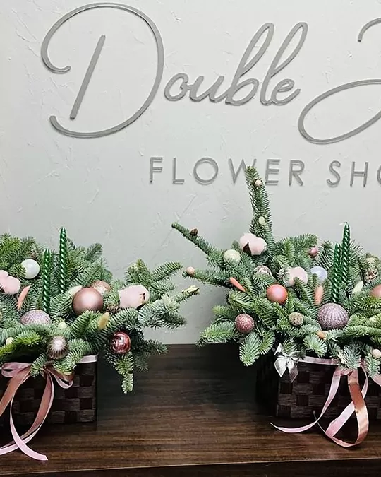 Spirit of Christmas arrangement