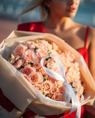 Spray roses Sweet Sara’s beauty delivery in Dubai