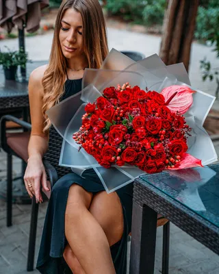 Signature bouquet Passion delivery in Dubai