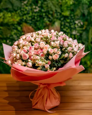 Spray roses Prideful delivery in Dubai