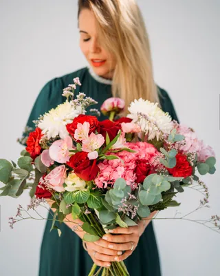 Handtied bouquet Playful mood delivery in Dubai