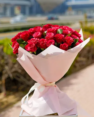 Rose bouquet Tacazzi beauty delivery in Dubai