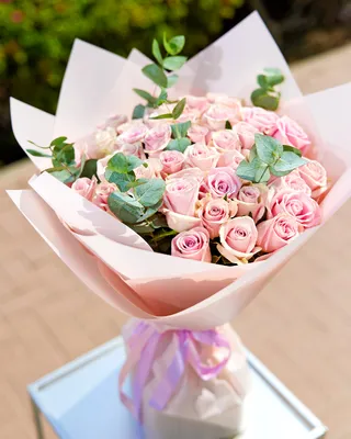 Pastel rose bouquet delivery in Dubai