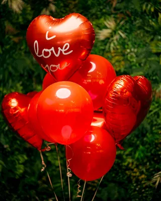 Love balloon set delivery in Dubai