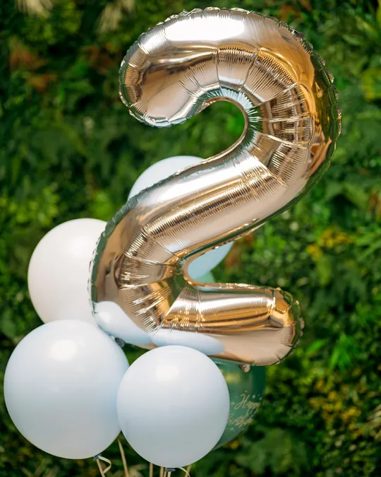 فكرة بالونات لعيد الميلاد