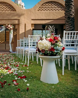 أواني زهور جانبية مع الظلال