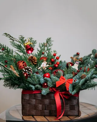 Christmas box arrangement Red lights delivery in Dubai