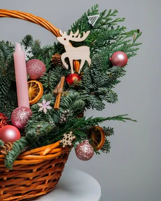 Basket Christmas arrangement Bright lights