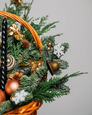 Basket Christmas arrangement Golden lights