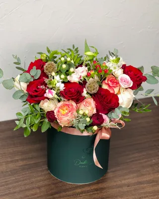 Pure beauty box arrangement delivery in Dubai