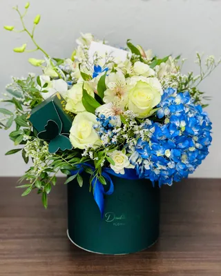 Blue touch box arrangement delivery in Dubai