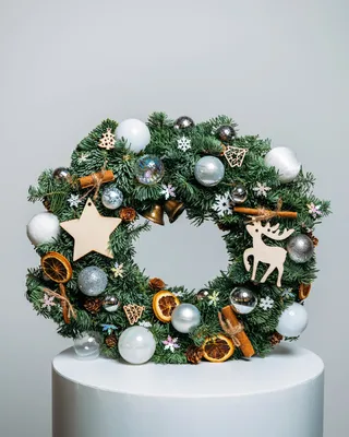 Christmas wreath Silver lights delivery in Dubai
