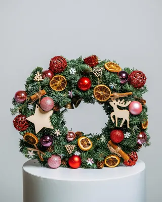 Christmas wreath Bright lights delivery in Dubai