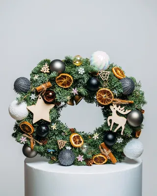 Christmas wreath Star lights delivery in Dubai